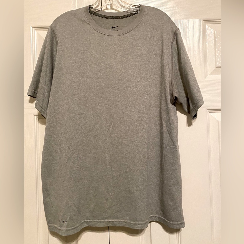 Nike DRI-FIT Men’s Large TShirt